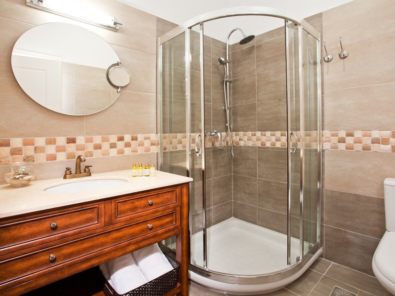Miland Suites in Adamas, Santorini Badezimmer