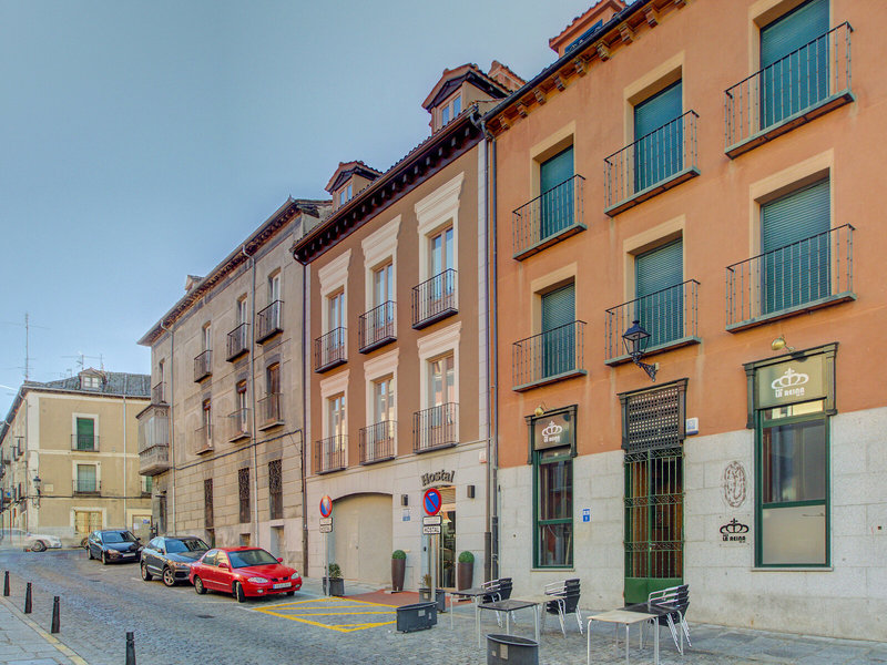 Hostal La Chata By OYO Rooms in La Granja de San Ildefonso, Madrid Außenaufnahme