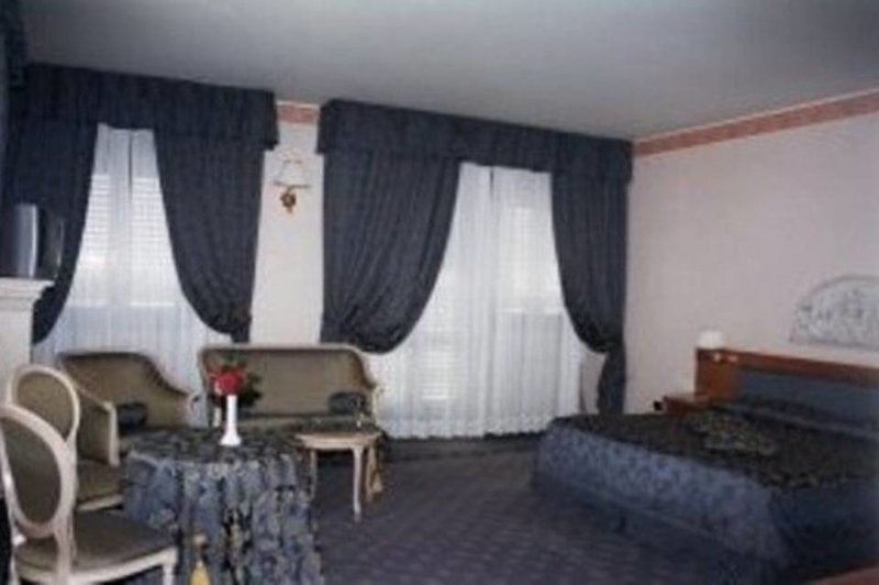 Villa Malpensa in Vizzola Ticino, Mailand (Malpensa) Wohnbeispiel