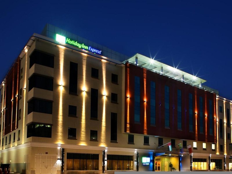 Holiday Inn Express Dubai Safa Park in Dubai, Dubai Außenaufnahme