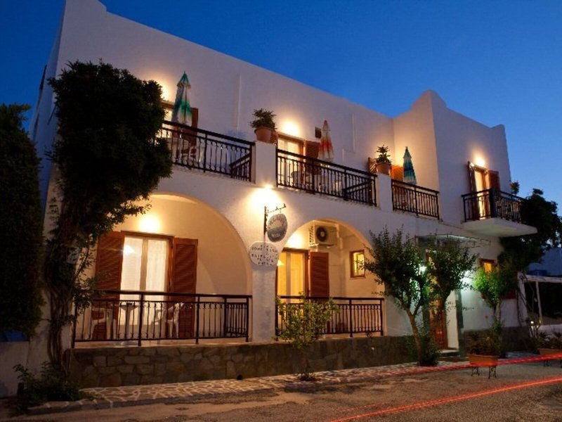 Cyclades Hotel & Studios in Parikia, Santorini Außenaufnahme
