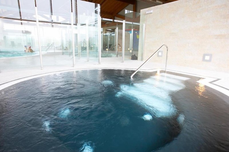 Spa Attica21 Villalba in Vilalba, Santiago de Compostela Hallenbad