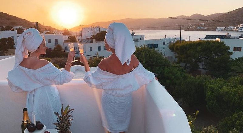 Aegean Hotel of Amorgos in Katapola, Santorini Personen