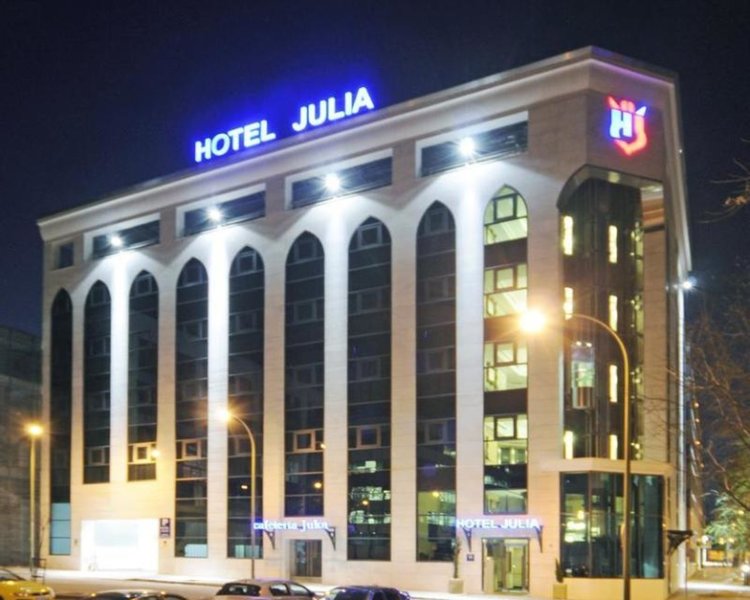 Julia in Madrid, Madrid Außenaufnahme
