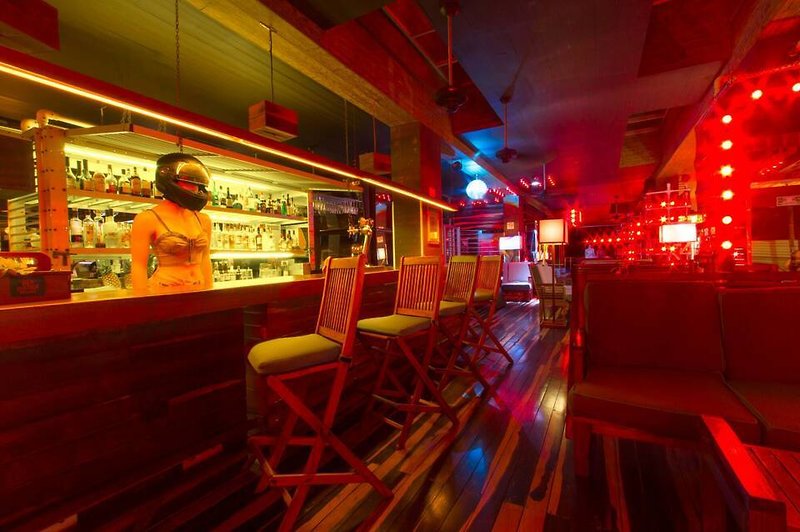 Bar
