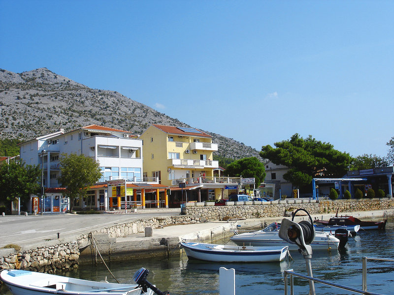 Apartmani Tota in Starigrad-Paklenica, Zadar (Kroatien) Außenaufnahme