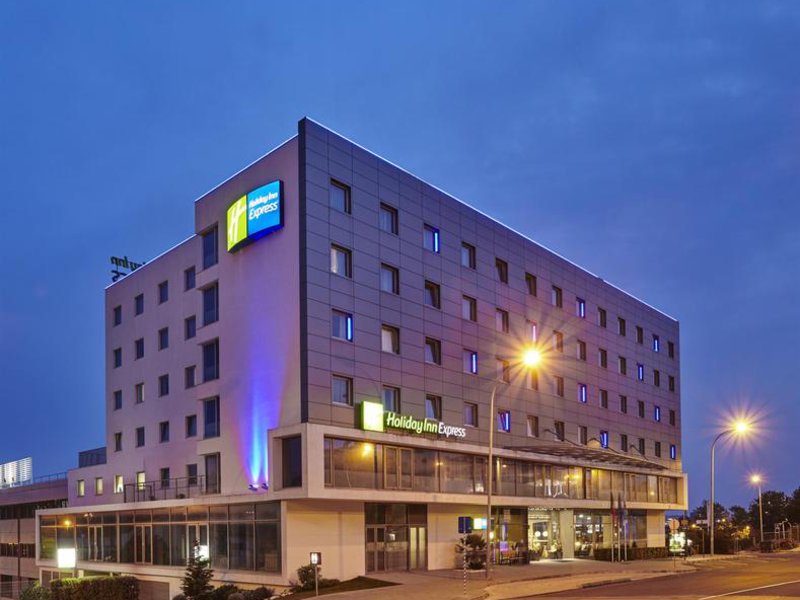 Holiday Inn Express Lisbon Alfragide in Carnaxide, Lissabon Außenaufnahme