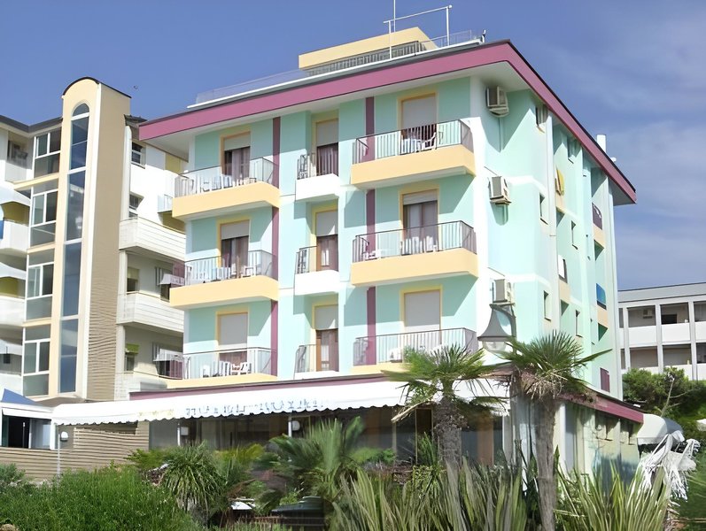 Hotel Royal Garnì in Caorle, Bologna Außenaufnahme