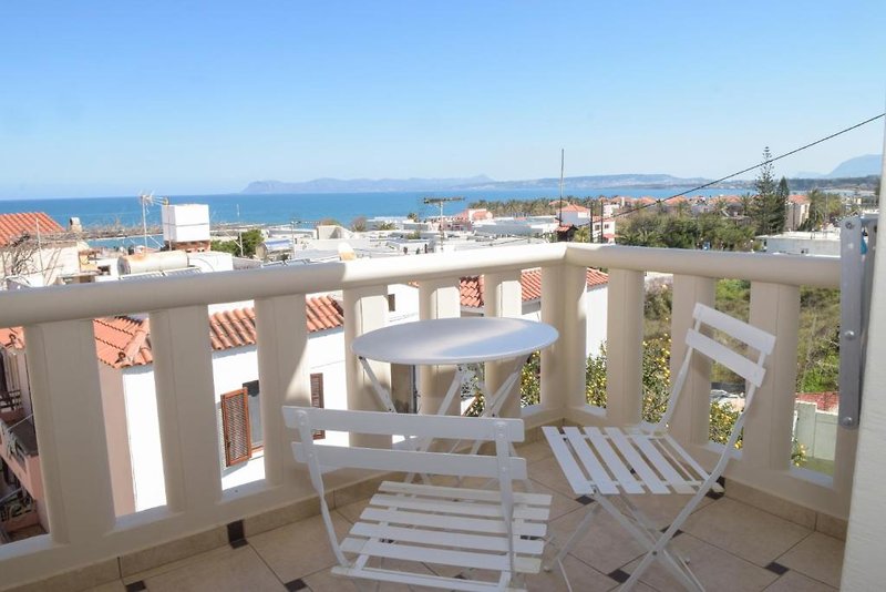 Mithos Premium Rooms in Agia Marina, Chania (Kreta) Terrasse