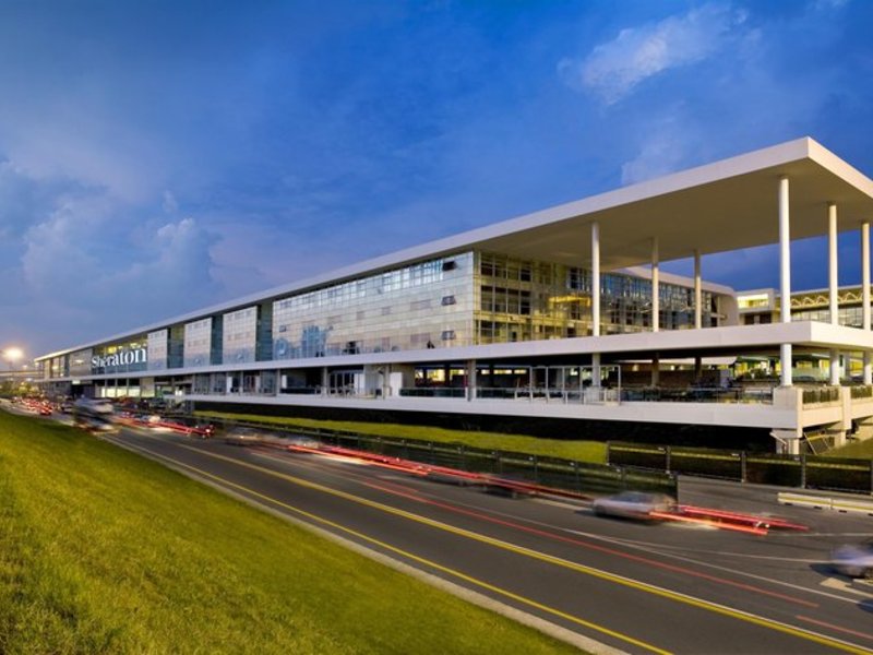 Sheraton Milan Malpensa Airport Hotel und Conference Centre in Ferno, Mailand (Malpensa) Außenaufnahme