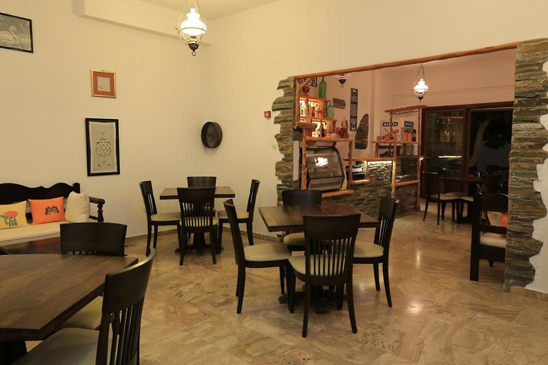 Sifnos Benaki Hotel in Platys Gialos, Santorini Restaurant
