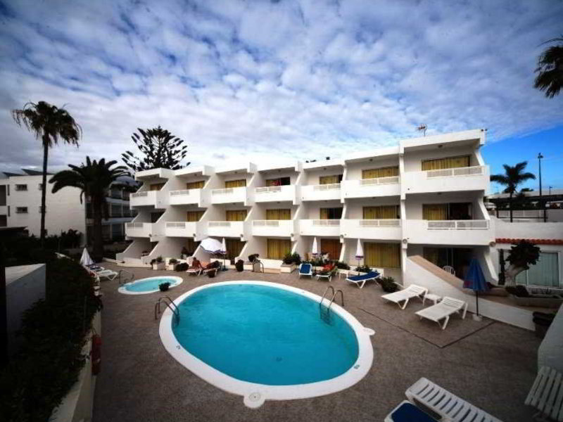 Apartamentos Guatiza in Playa del Inglés, Gran Canaria Pool