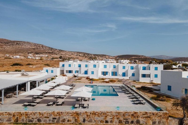 Evripus Suites in Kastraki, Santorini Strand