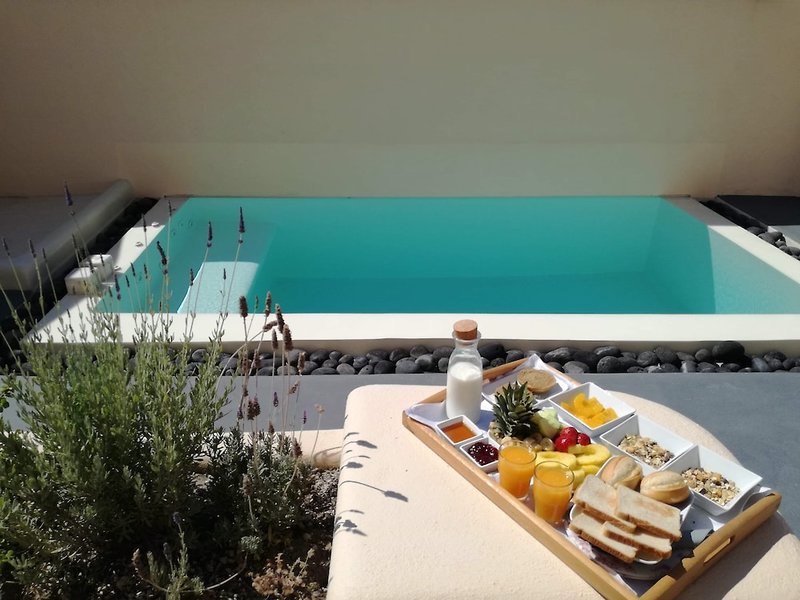 Abelis Canava Luxury Suites in Vothonas, Santorini Terrasse