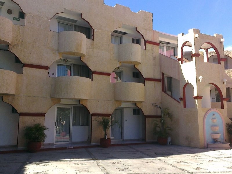 Hotel Dos Mares by Oyo Rooms in Cabo San Lucas, Cancun Außenaufnahme