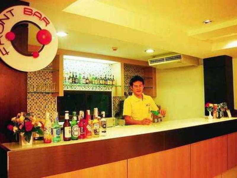 Grand Watergate in Bangkok, Bangkok Bar