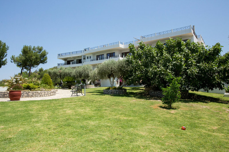 Helena Christina in Asgourou, Rhodos Garten