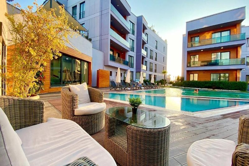 Green Hills Suites in Çinarcik, Istanbul Pool