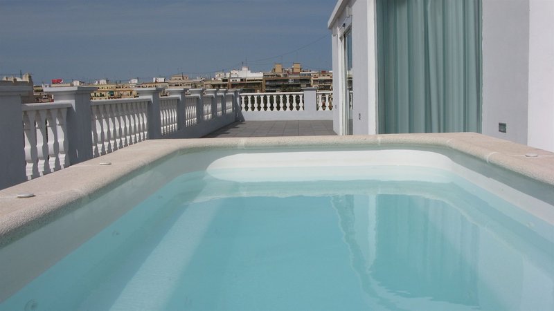 HolaHotel del Carmen in Valencia, Valencia Pool