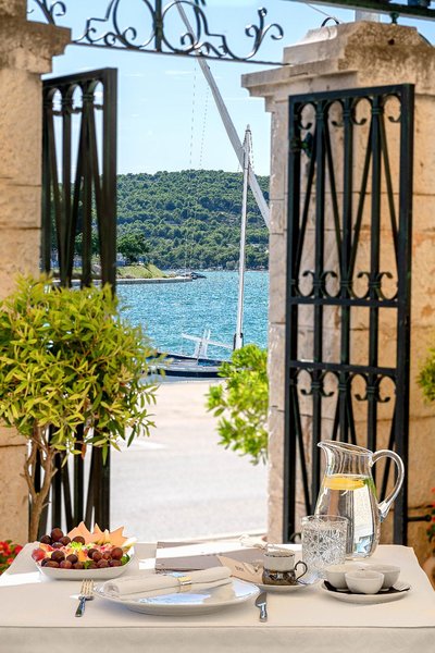 Heritage Hotel Tisno in Tisno, Zadar (Kroatien) Terrasse