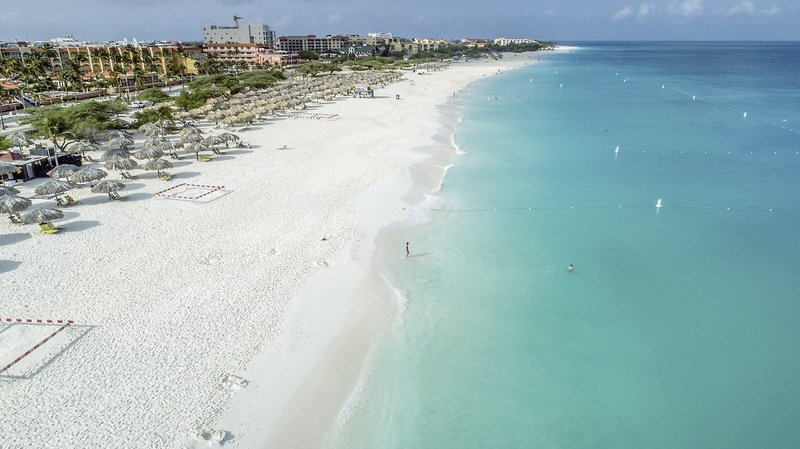 Amsterdam Manor Beach Resort in Eagle Beach, Aruba Strand