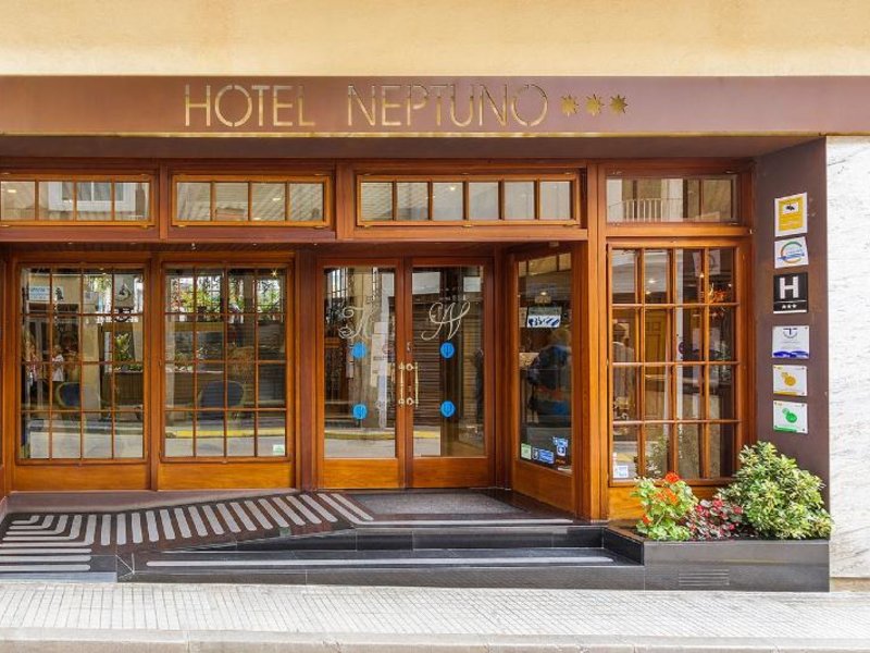 Neptuno Hotel & Spa in Calella de la Costa, Barcelona Außenaufnahme
