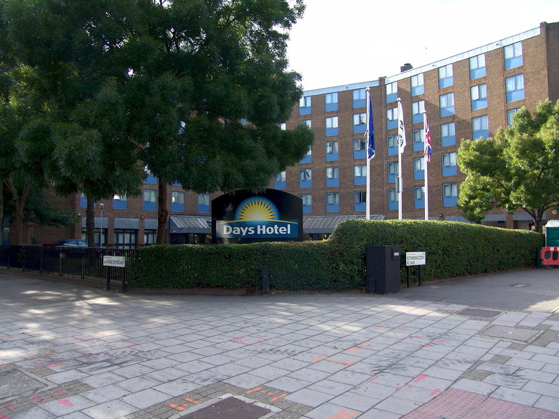 Waterloo Hub Hotel & Suites in London, London-Gatwick Außenaufnahme