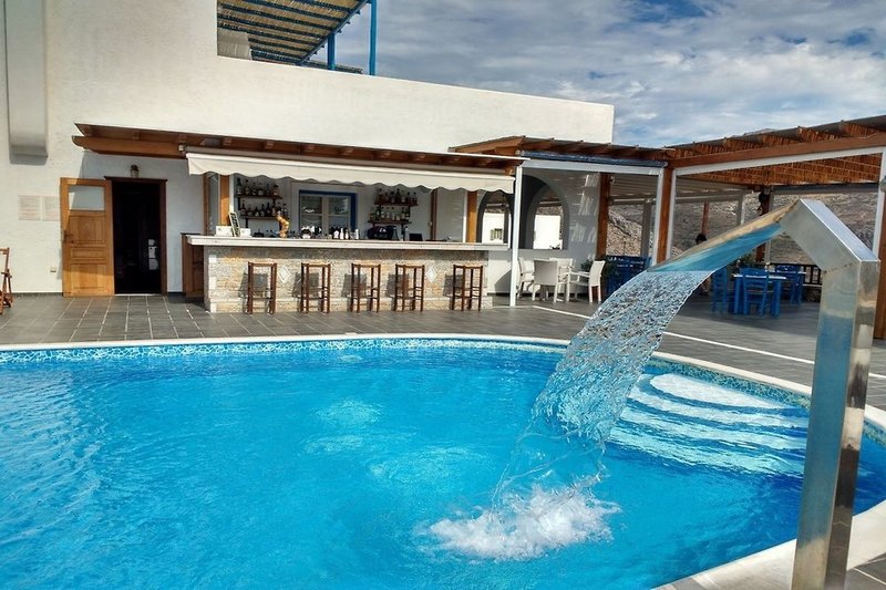 Vigla Hotel in Tholaria, Santorini Pool