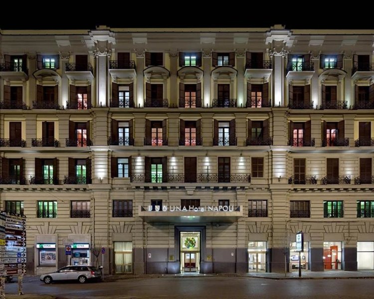 Unahotels Napoli in Neapel, Neapel Außenaufnahme