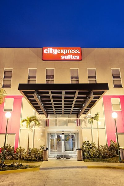 City Express Suites Playa del Carmen in Playa del Carmen, Cancun Außenaufnahme