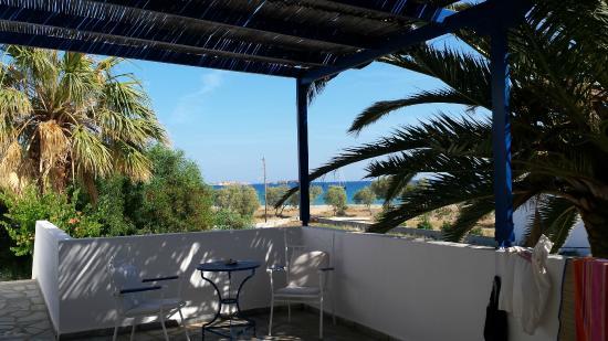 Kimolos Rooms Sardis in Aliki, Santorini Adventure