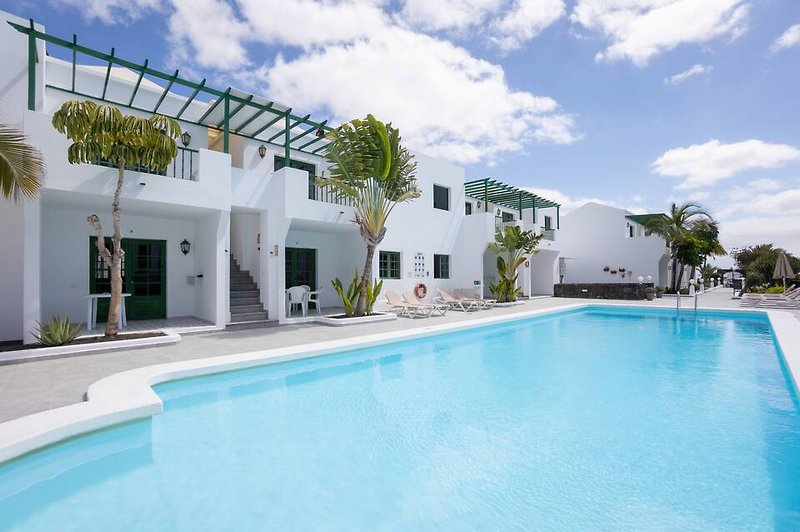 Apartamentos Aloe in Puerto del Carmen, Lanzarote Pool