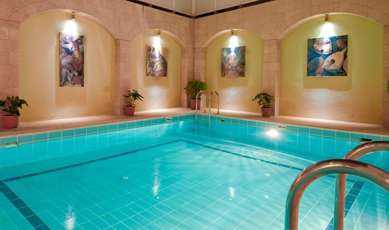 Hallenbad