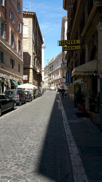 Paris in Rom, Rom-Alle Flughäfen Außenaufnahme