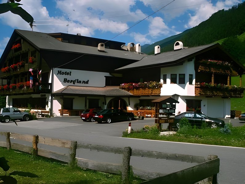 Hotel Bergland in Steinhaus, Bolzano Außenaufnahme