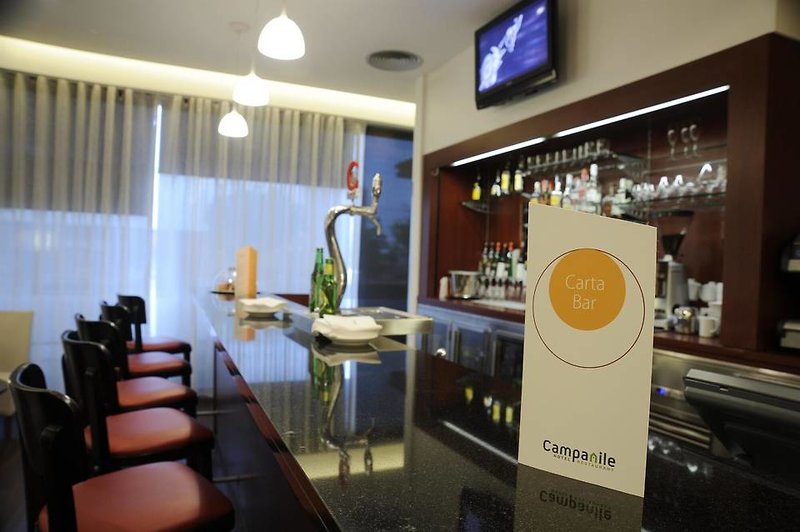 Travelodge Barcelona Cornella Fira in Cornellà de Llobregat, Barcelona Bar