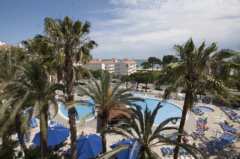 Best Cambrils in Cambrils, Barcelona Pool