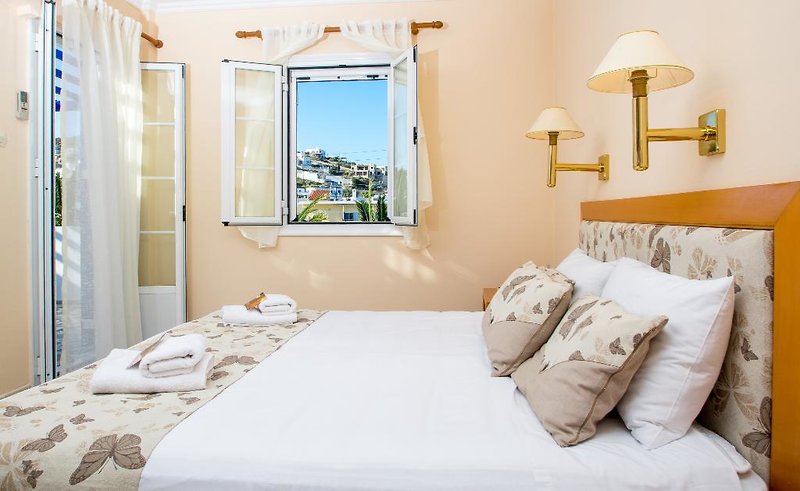 Syros Atlantis Hotel in Vari, Mykonos Wohnbeispiel