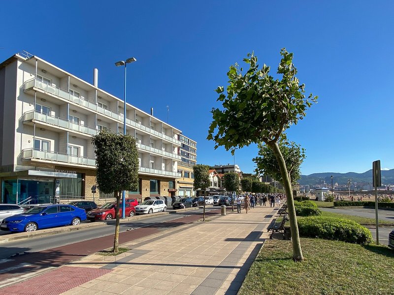 Petit Palace Tamarises (ex: High Tech Tamarises Beach) in Getxo, Bilbao Außenaufnahme