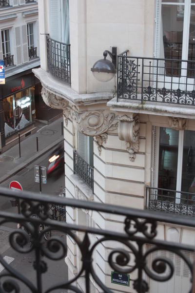 Hauteville Opera in Paris, Paris-Charles De Gaulle Außenaufnahme