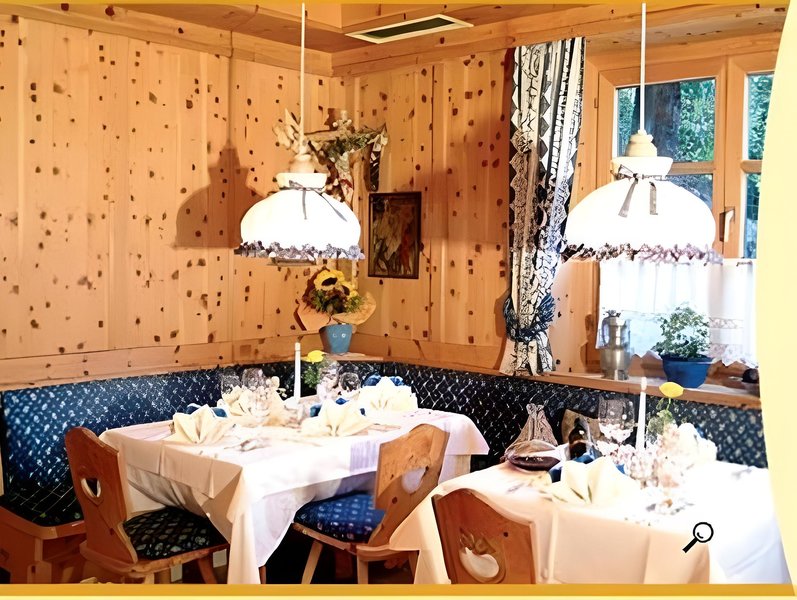 Hofer in Dorf Tirol, Bolzano Restaurant