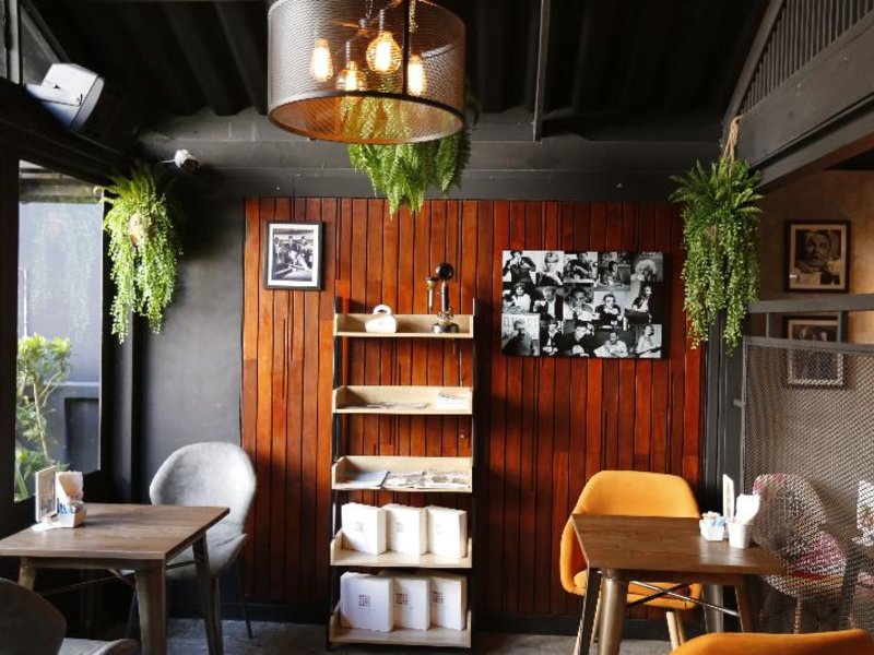 Bar