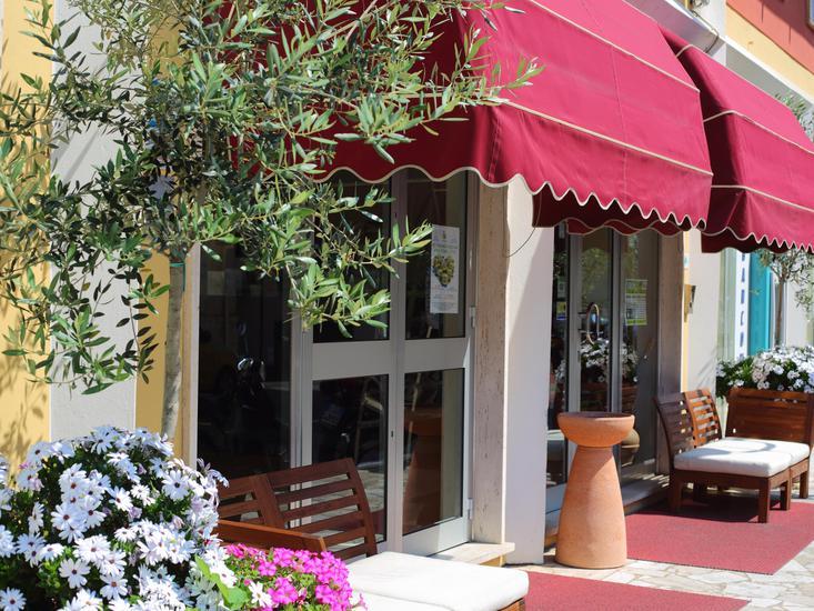Hotel Doria in Cavi di Lavagna, Genua Terrasse