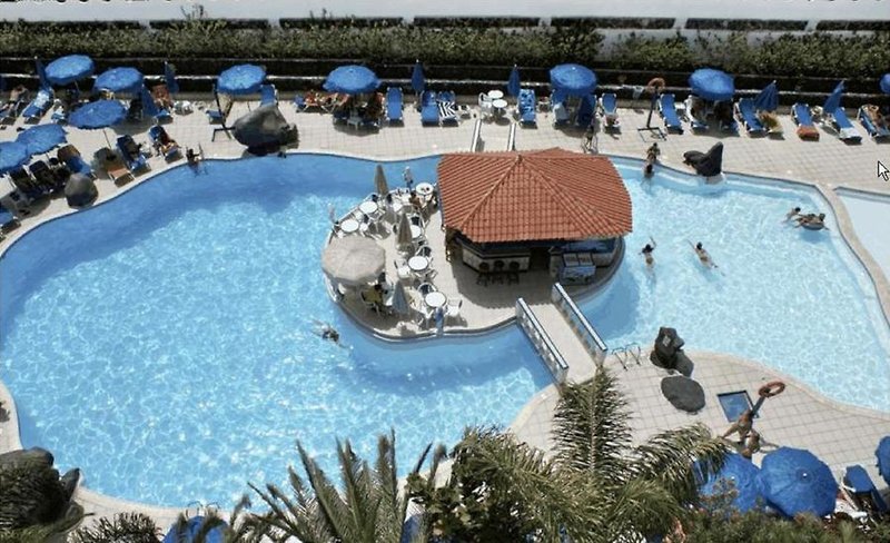Hotel Rey Carlos in Playa del Inglés, Gran Canaria Pool
