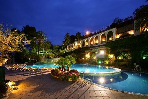 Hotel Guitart Gold Central Park Resort and Spa in Lloret de Mar, Barcelona Pool