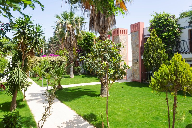 Kriss Hotel in Ortakent, Bodrum Garten
