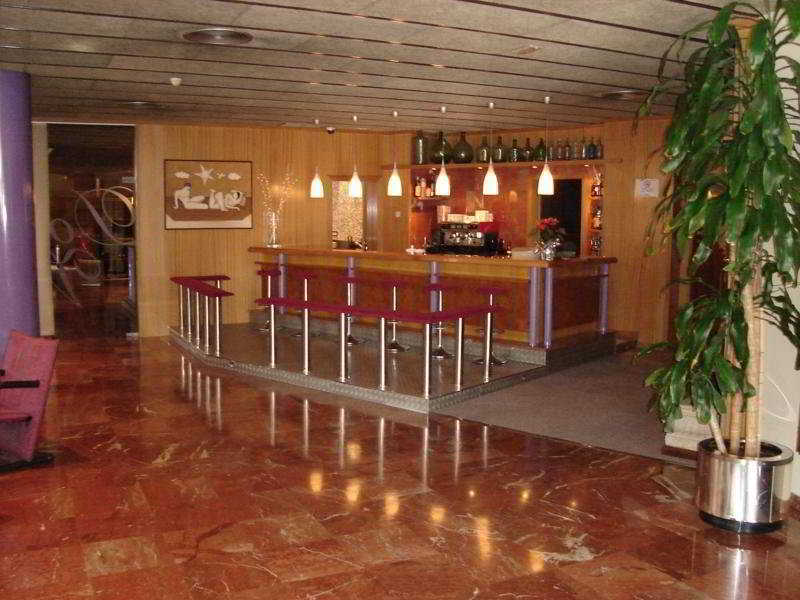 Domo in Vilafranca del Penedès, Barcelona Bar