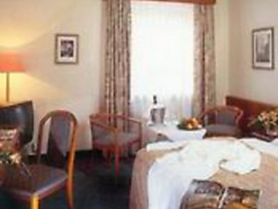 Mercure Hotel München Süd Messe in München, München (DE) Außenaufnahme