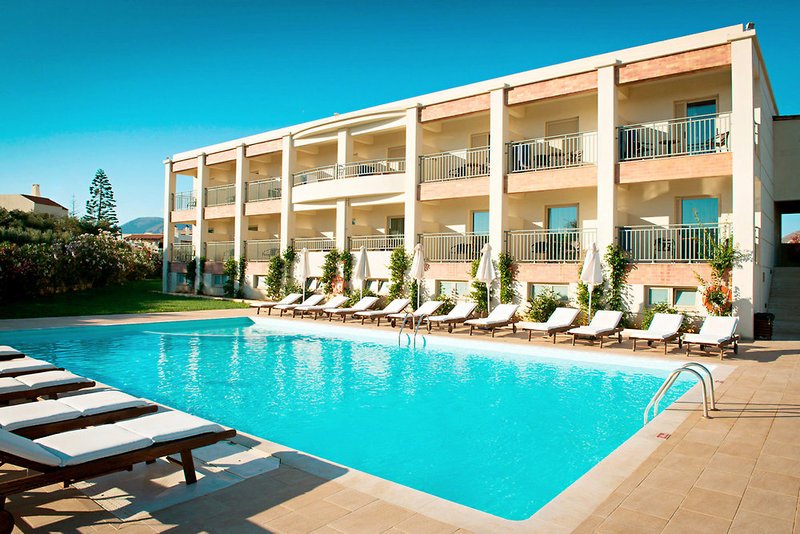 Bella Beach Hotel in Anissaras, Heraklion (Kreta) Pool