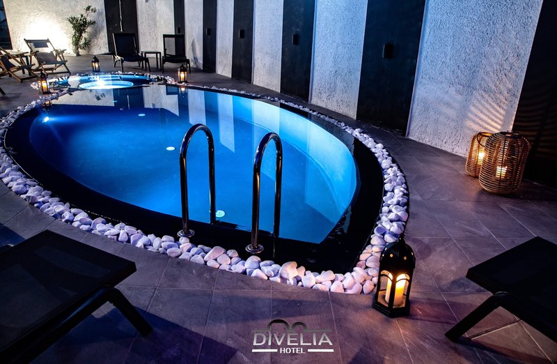Divelia Hotel in Perissa, Santorin Pool